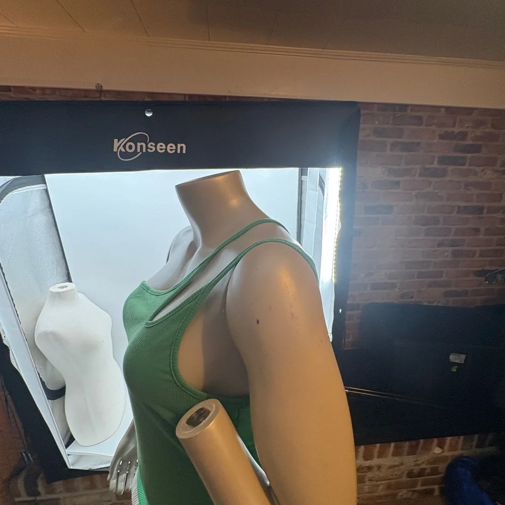 NWT. Rue21. Green One-Shoulder Ribbed Top - Picture 6 of 11
